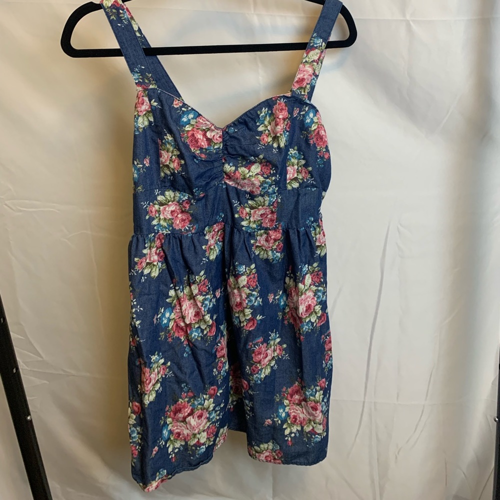 Dress - Picture 4 of 4